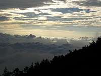 MtFuji-27JUN04-12.JPG (72524 bytes)